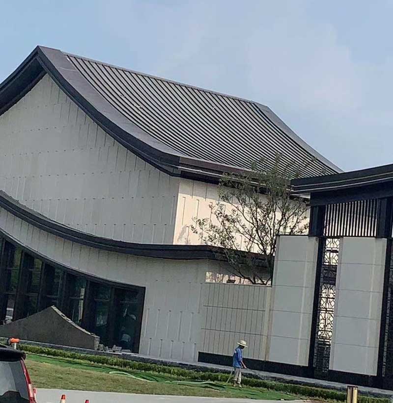 平凉金属屋面板的常见类型有哪些？
